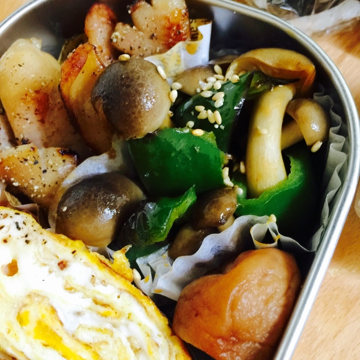 お弁当のおかず!しめじとピーマンの豆板醤炒め